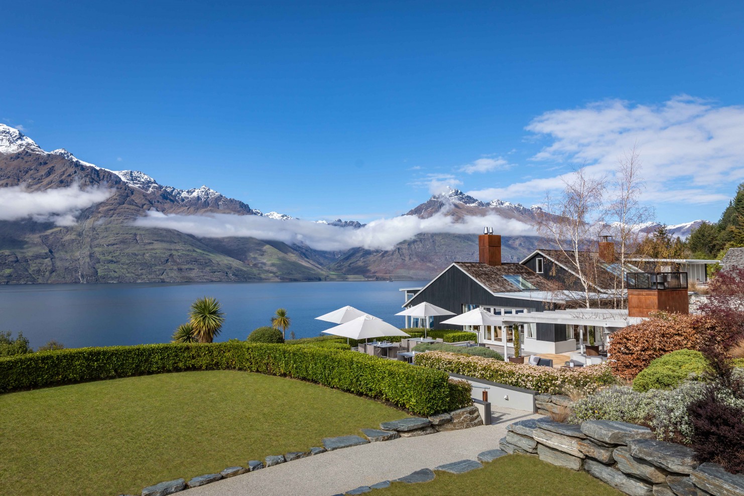 New Zealand South Island Photography Expedition: 11 Days of Light, Landscape & Dark Sky - Gallery Image 3 Boutique lodge with mountain view South Island — New Zealand photography tour accommodation